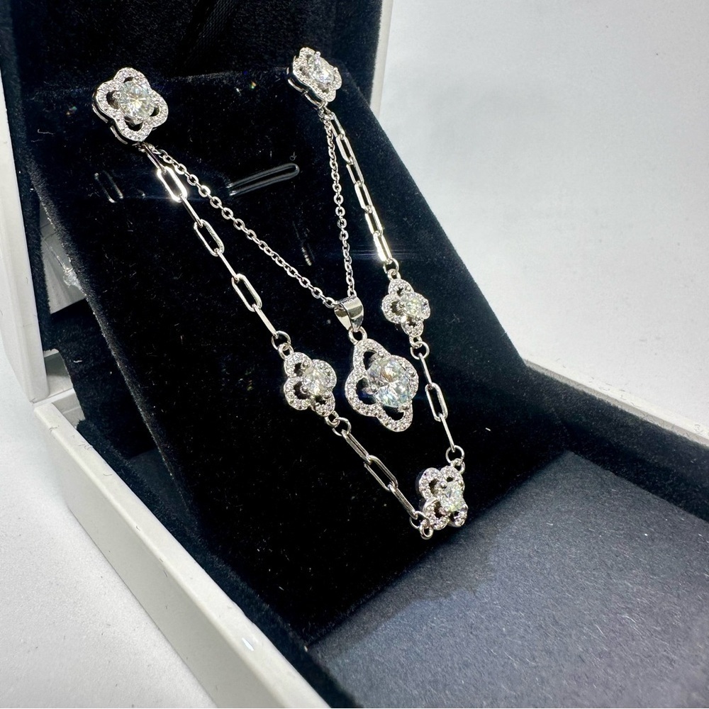 Moissanite Diamond Necklace, Bracelet, and Earrings, Clover Set. - Picture 16 of 16